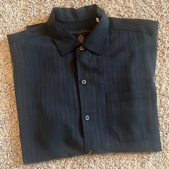 Tommy Bahama mens silk shirt - Picture 6 of 6